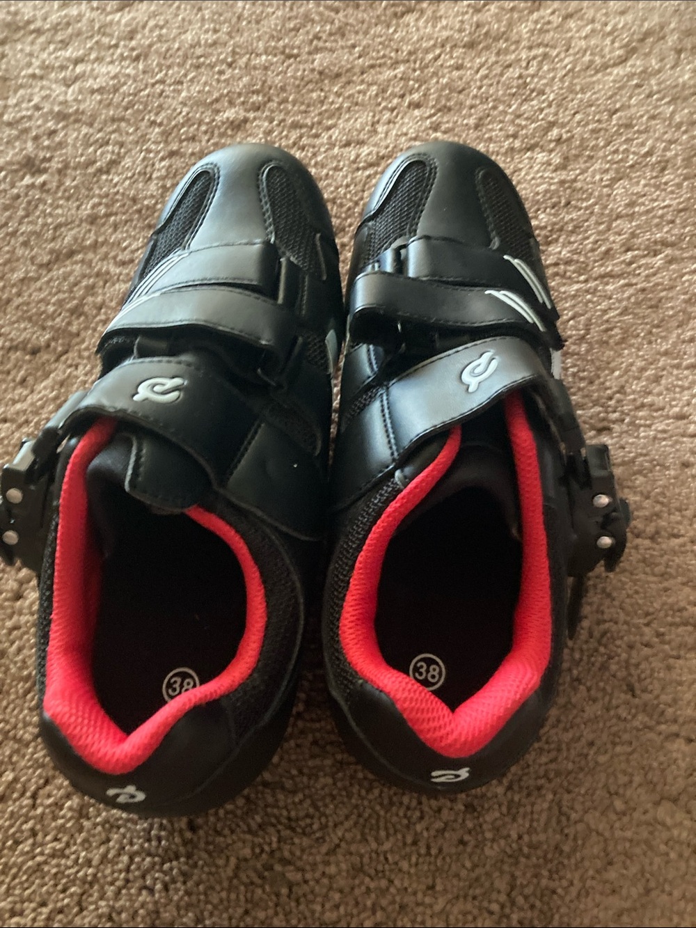 Peloton Kids Black  with Red Lining size 38 equal to woman’s 7